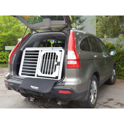 Hier finden Sie passende Hundetransportboxen...