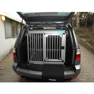 Hundebox/ Einzelbox f&uuml;r BMW X3 E83 (Sonderbau 31)