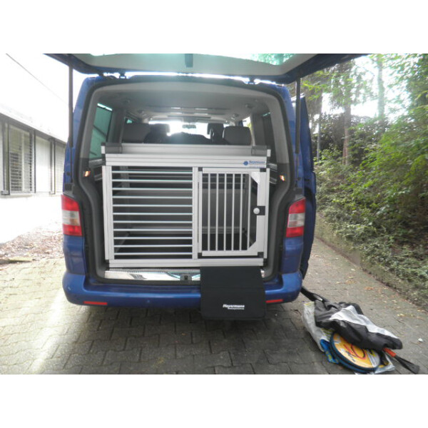 Individuelle Hundetranspotbox/ Einzelbox für VW T5 Bus Multivan (Individualbau 62)