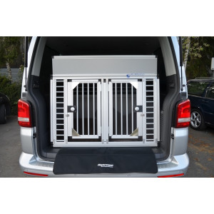 Individuelle Hundetransportbox/ Doppelbox für VW T5 Bus Multivan (Individualbau 14)