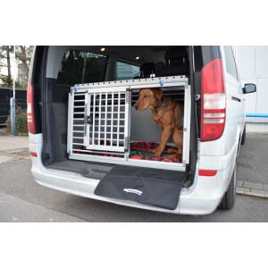 Individuelle Hundebox/ Einzelbox für Mercedes Viano (Individualbau 37)