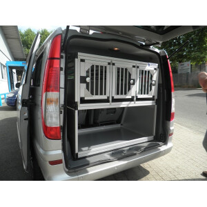 Individuelle Hundebox/ Mehrfach-Hundeboxen für Mercedes Viano (Individualbau 38)