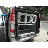 Individuelle Hundebox/ Mehrfach-Hundeboxen für Mercedes Viano (Individualbau 38)
