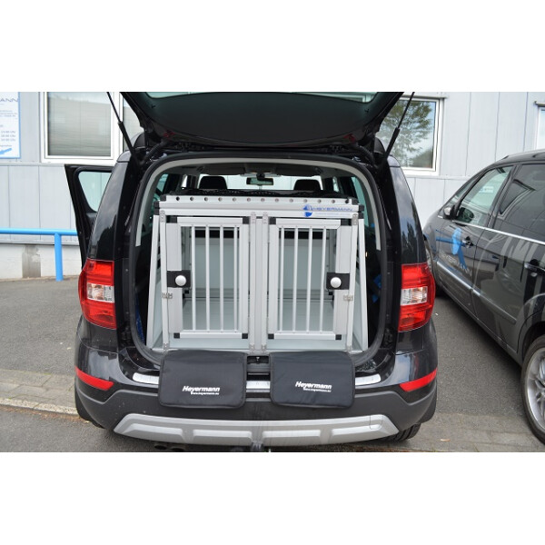 Individuelle Hundetransportbox/ Doppelbox für Skoda Yeti mit variablen Ladeboden (Individualbau 46)