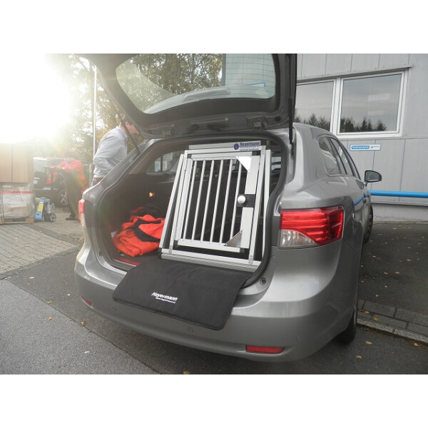 Hundebox/ Einzelbox für Toyota Avensis 3. Generation Typ T27 Kombi (Sonderbau 216)