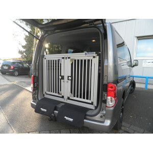 Hundebox/ Doppelbox für Nissan Evalia (Sonderbau 256)