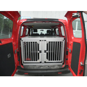 Hundebox/ Doppelbox f&uuml;r Nissan NV200 (Sonderbau...