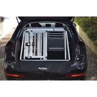 Individuelle Hundetransportbox/  Doppelbox für Audi Q3 8U und Audi Q3 F3 mit ebenen Ladeboden (Individualbau 51)