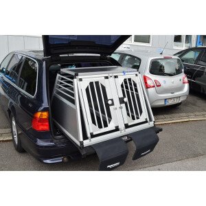 Hundebox/ Doppelbox für BMW 5er Touring E39 mit ausziehbaren Ladeboden (Sonderbau 286)