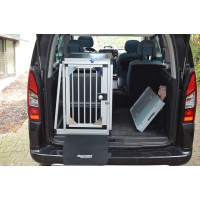 Hundebox/ Einzelbox für Citroen Berlingo 2 mit Tischfunktion am Mittelsitz (Sonderbau 288)