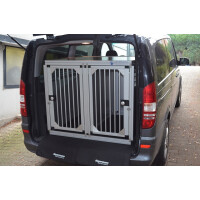Individuelle Hundebox/ Doppelbox für Mercedes Viano (Individualbau 52)