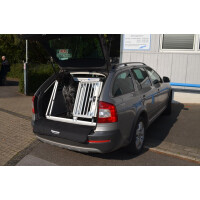 Individuelle Hundetransportbox/ Doppelbox für Skoda Octavia 3 Combi mit variablen Ladeboden (Individualbau 55)