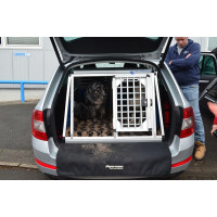 Hundetransportbox/ Einzelbox für Skoda Octavia 3 Combi mit variablen Ladeboden (Sonderbau 309)