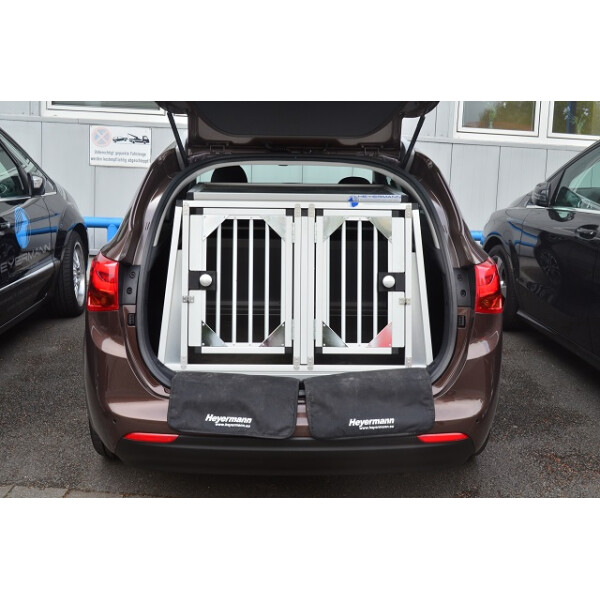 Individuelle Hundetransportbox/ Doppelbox für Kia Ceed SW JD (Individualbau 57)