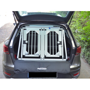 Hundebox/ Doppelbox für Seat Leon 3. Generation ST mit ebenen Ladeboden (Sonderbau 313)