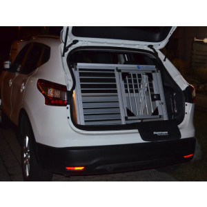 Hundebox/ Einzelbox für Nissan Qashqai J11 (Sonderbau 328)