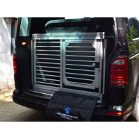 Individuelle Hundetranspotbox/ Einzelbox für VW T5 Bus Multivan (Individualbau 68)