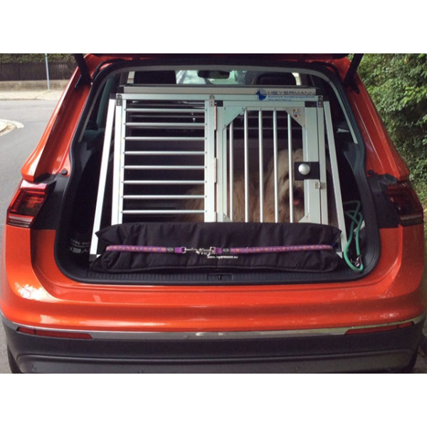 Hundebox/ Einzelbox für VW Tiguan 2. Generation mit ebenen variablen Ladeboden (Sonderbau 365)