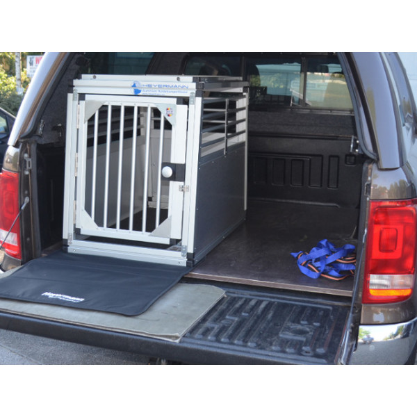 Individuelle Hundetransportbox/ Einzelbox für VW Amarok (Individualbau 72)