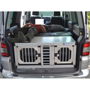Individuelle Hundetransportbox/ Doppelbox für VW T5 Bus Multivan (Individualbau 74)
