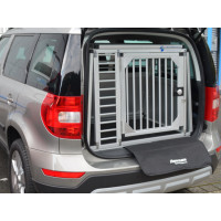 Hundetransportbox/ Einzelbox für Skoda Yeti mit variablen Ladeboden (Sonderbau 391)
