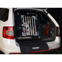 Hundetransportbox/ Einzelbox für Skoda Octavia 3 Combi mit variablen Ladeboden (Sonderbau 394, Schwarze Profile, Silberne Rundstangen, Silberne Kleinteile)