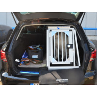 Hundebox/ Einzelbox für Seat Leon 3. Generation ST mit ebenen Ladeboden (Sonderbau 339)
