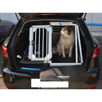 Hundebox/ Einzelbox für Seat Leon 3. Generation ST mit ebenen Ladeboden (Sonderbau 339)