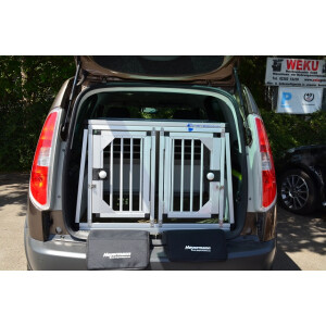 Hundebox/ Doppelbox für Skoda Roomster mit variablen...