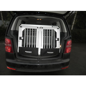 Hundebox/ Doppelbox für VW Touran 1 (5-Sitzer) mit...