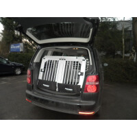 Hundebox/ Doppelbox für VW Touran 1 (5-Sitzer) mit variablen Ladeboden (Sonderbau 61)