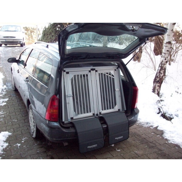 Hundebox/Doppelbox für Ford Focus Turnier 1. Generation (Sonderbau 64)