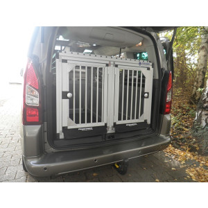 Individuelle Hundebox/ Doppelbox für Peugeot Partner...
