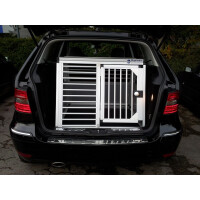 Hundetransportbox/ Einzelbox für Mercedes B-Klasse T245 mit unebenen Ladeboden (Sonderbau 22)